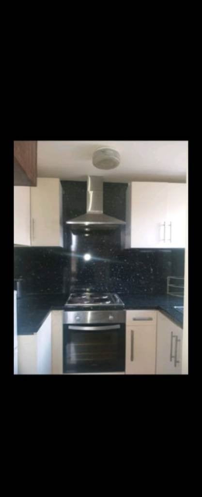 Flat Selborne Terrace in Bradford