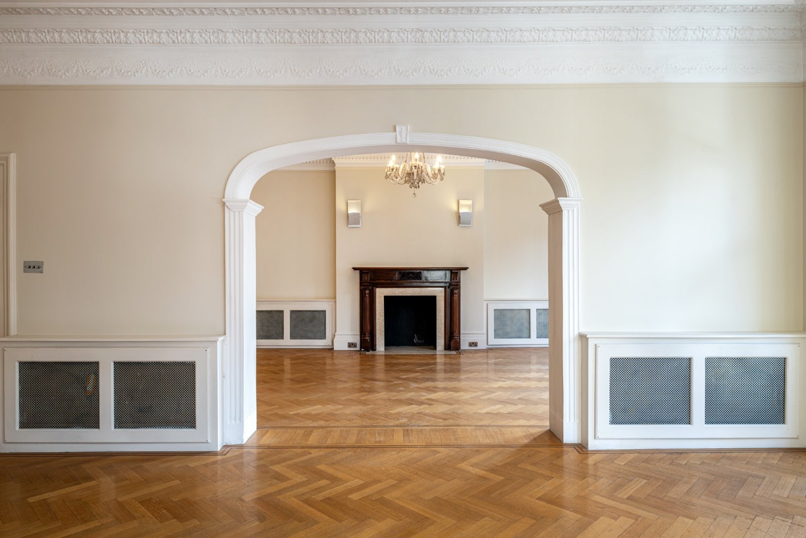 Flat Marloes Road in Greater London
