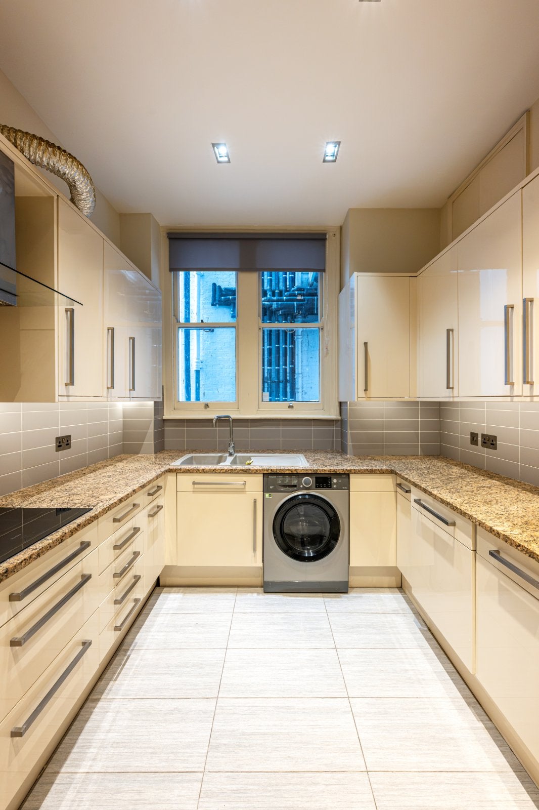 Flat Marloes Road in Greater London