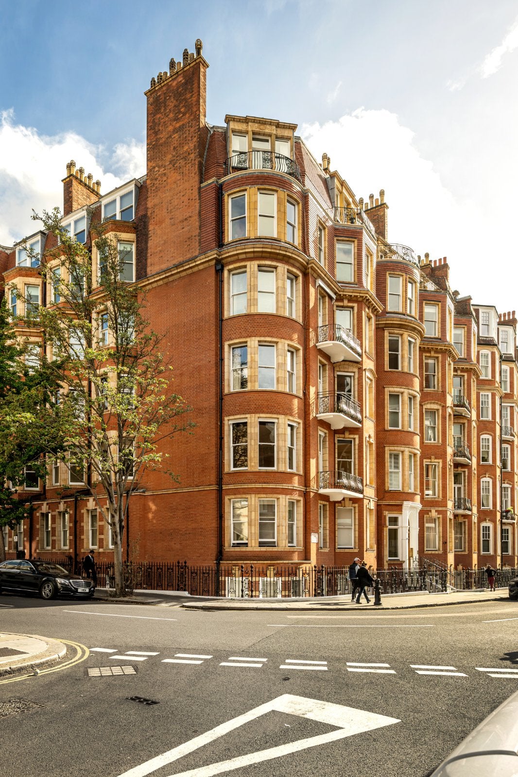 Flat Marloes Road in Greater London