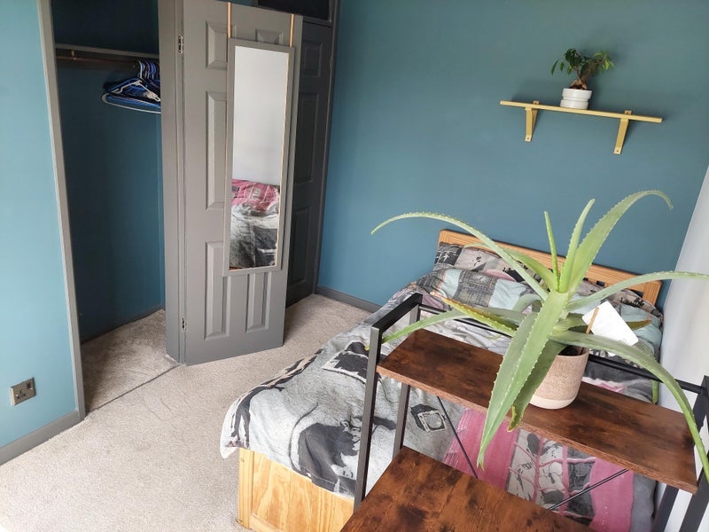 Room Sawley Road in Manchester