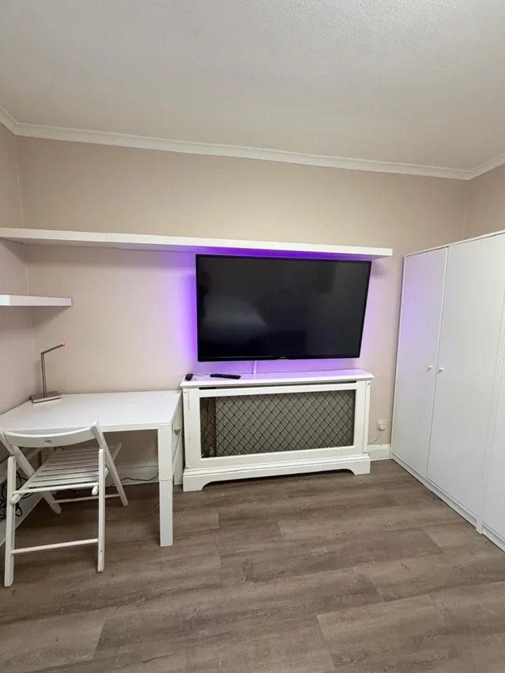 Room Stayton Road in Greater London