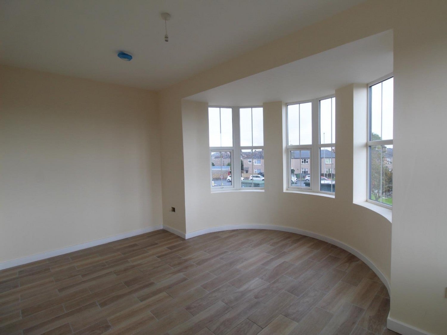 Flat Holywell Lane in Wakefield