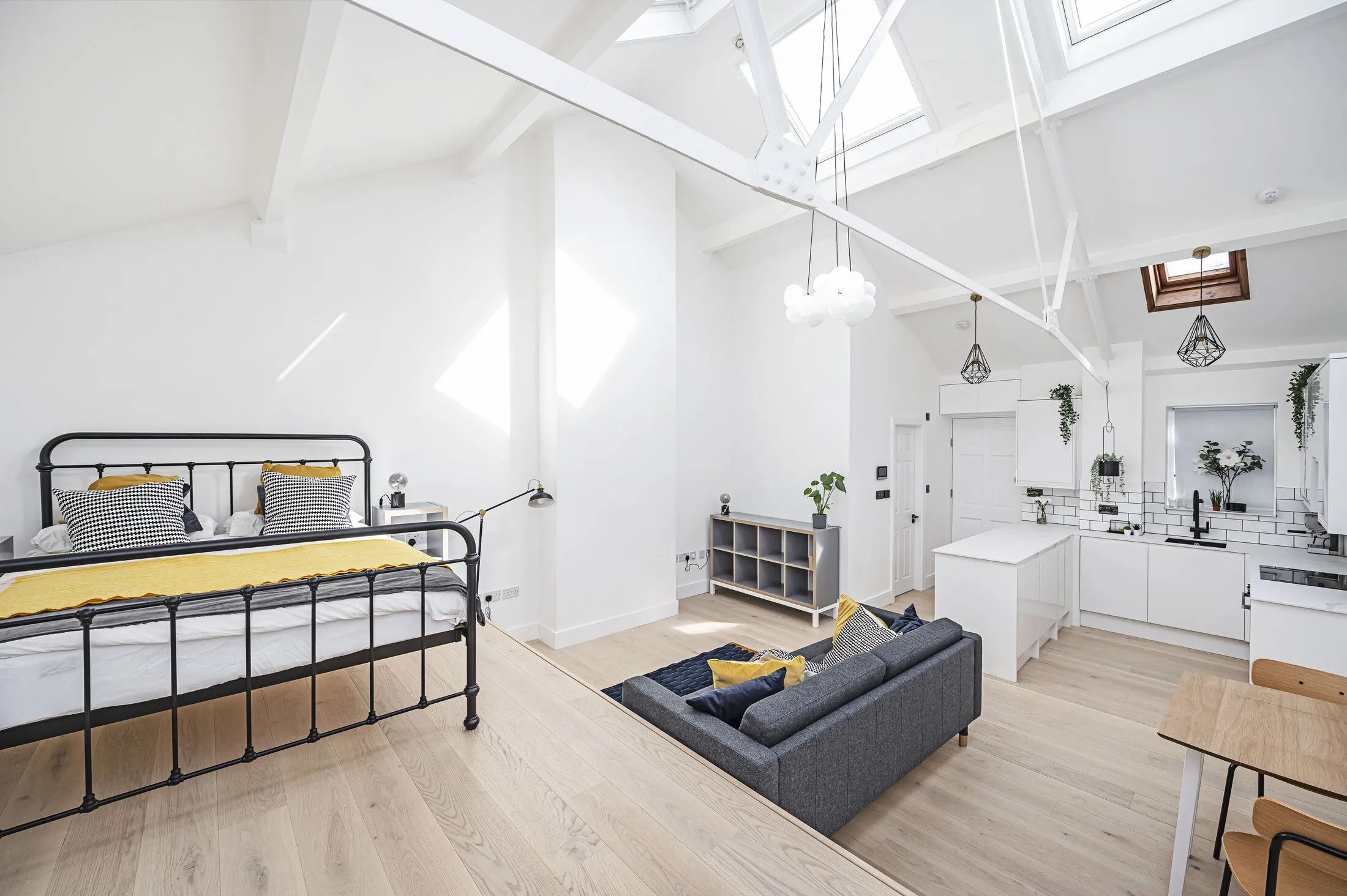 Flat Clark Street in Greater London