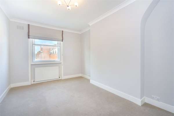 Flat Fulham Road in Greater London