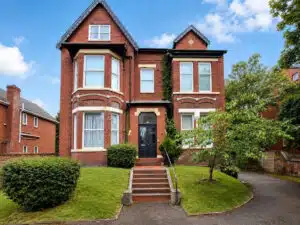 Flat Waterloo Road in Southport