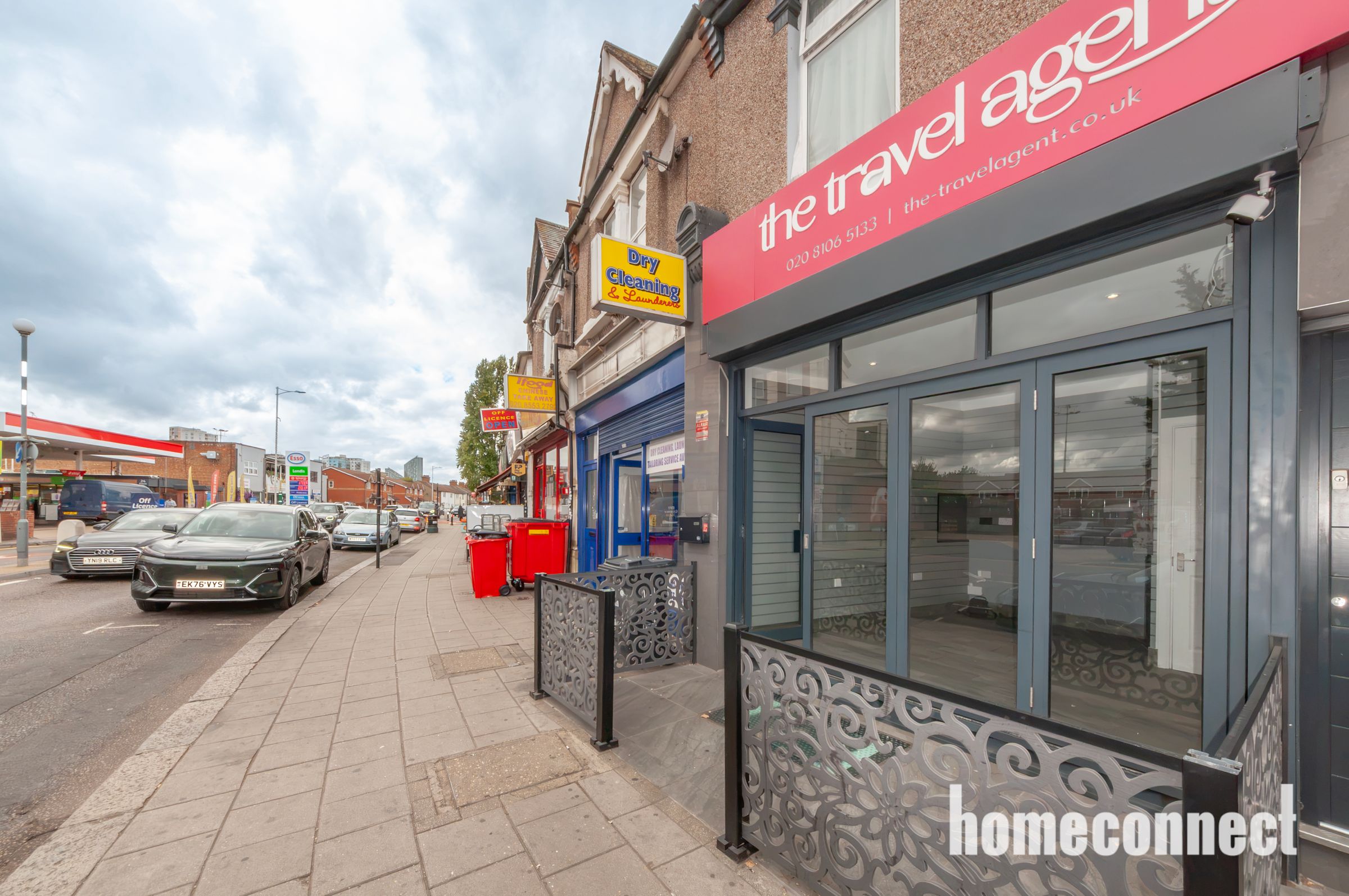 Flat Ley Street in Greater London