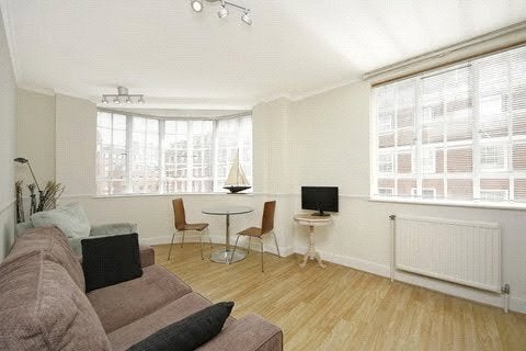 Flat Lucan Place in Greater London