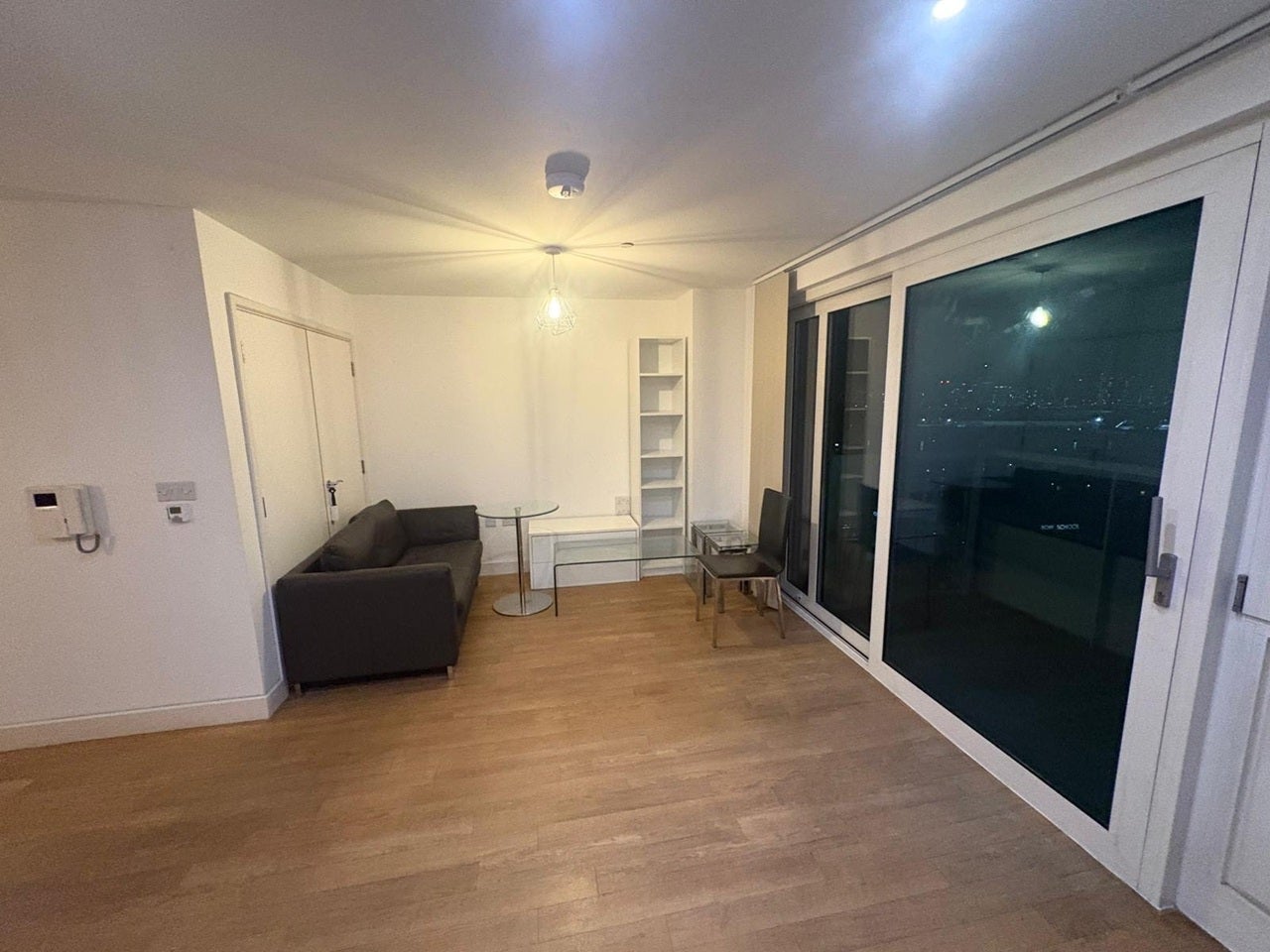 Flat Jefferson Plaza in Greater London