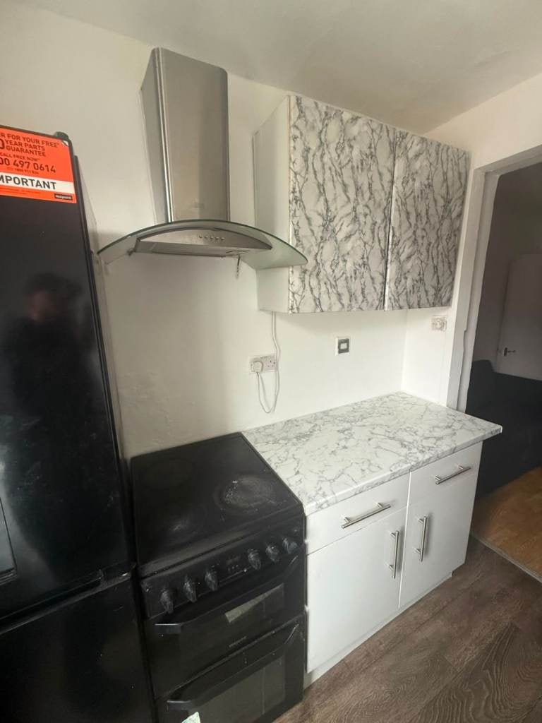 Flat Chequers Parade, Ripple Road in Greater London