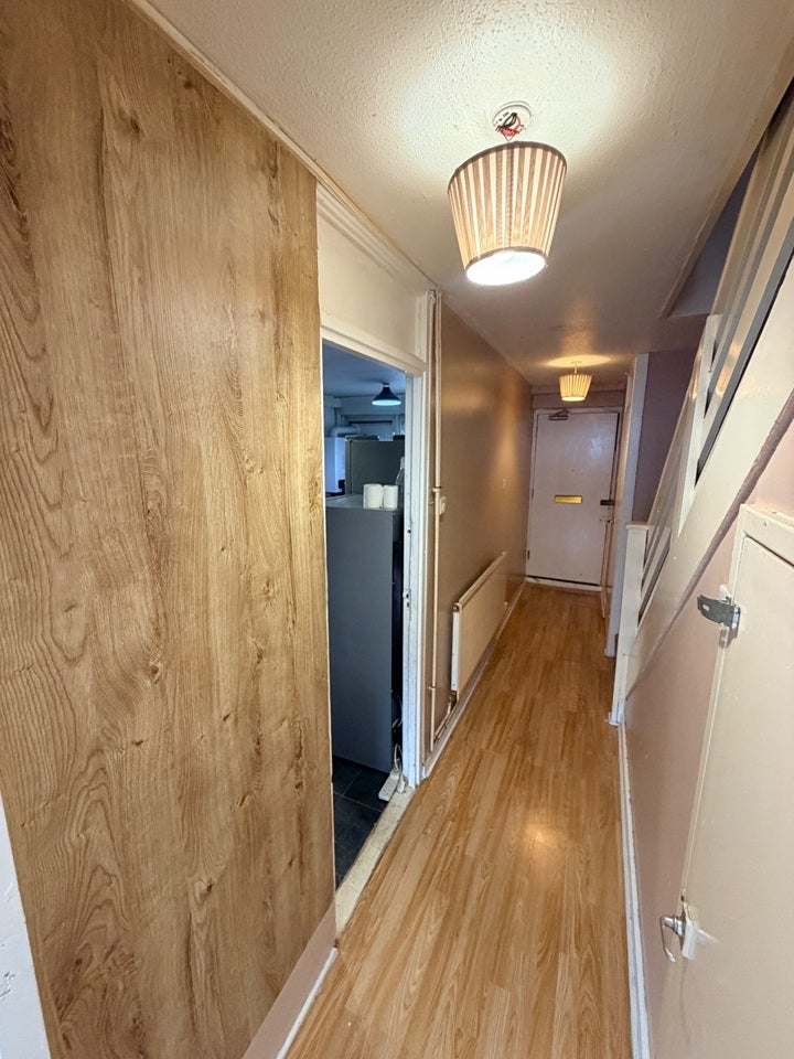 Flat Navestock Crescent in Greater London