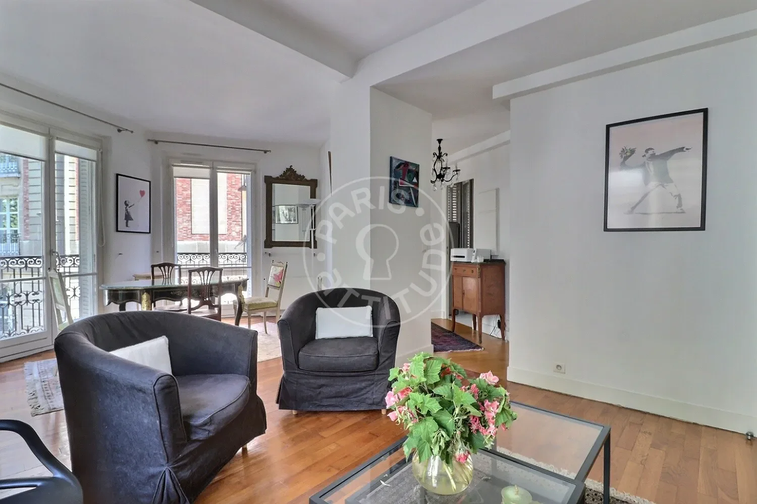 Flat Avenue de la Bourdonnais in Paris