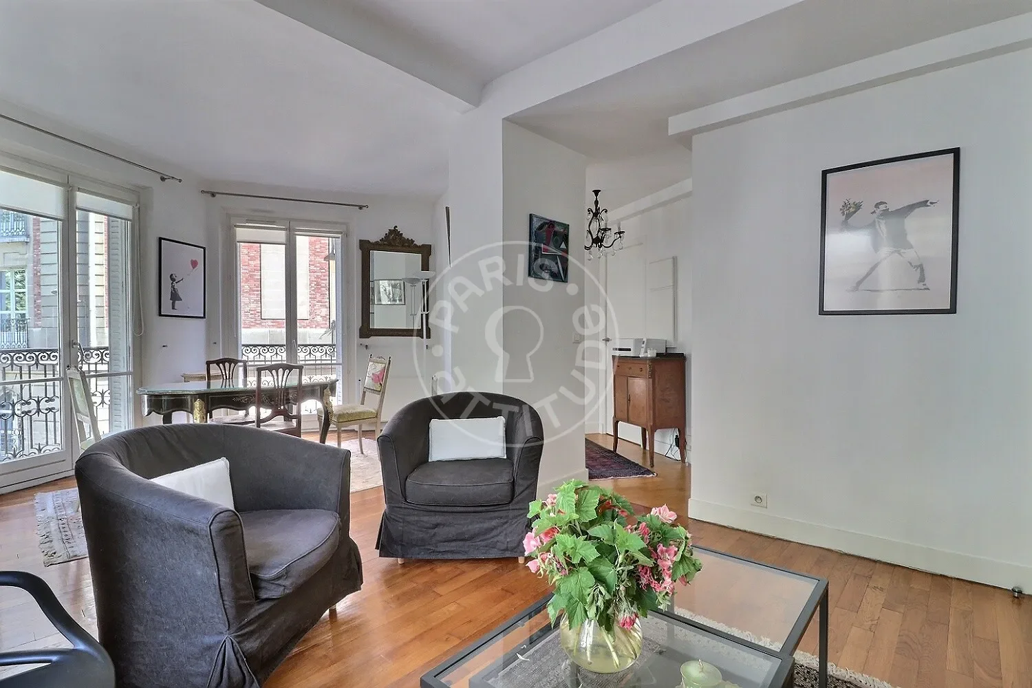 Flat Avenue de la Bourdonnais in Paris