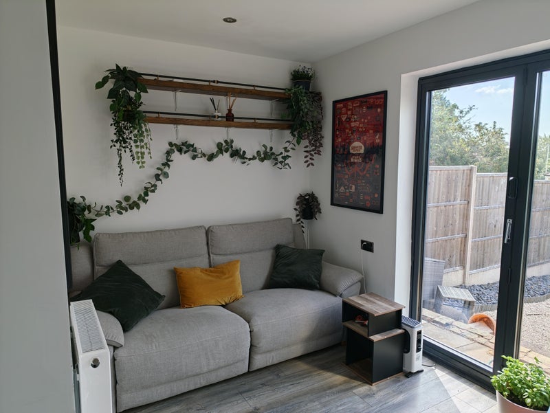 Room Himley Avenue in Dudley