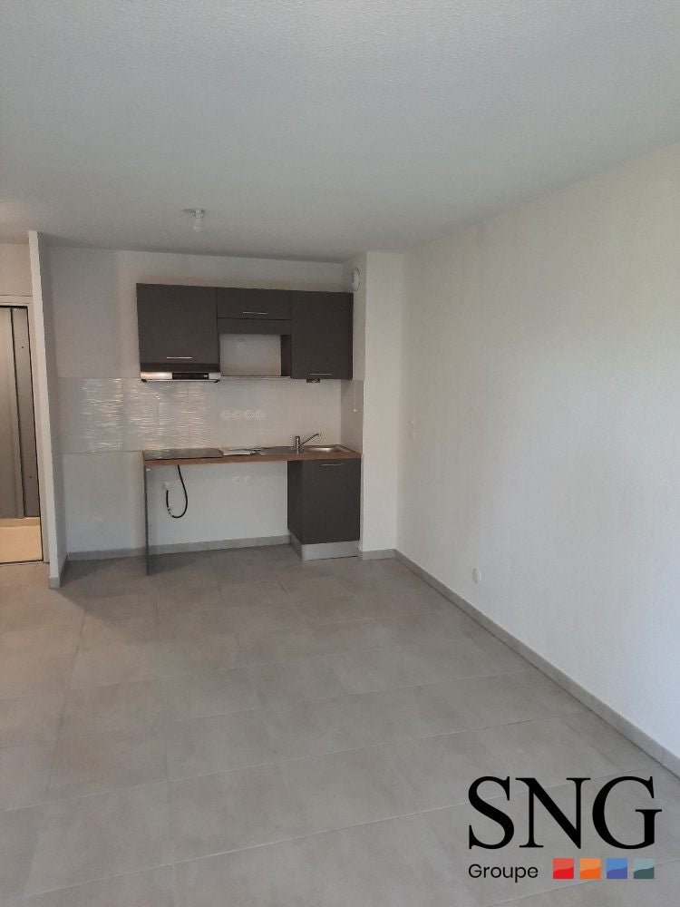 Appartement Avenue Monseigneur Robert Dalverny à Nîmes