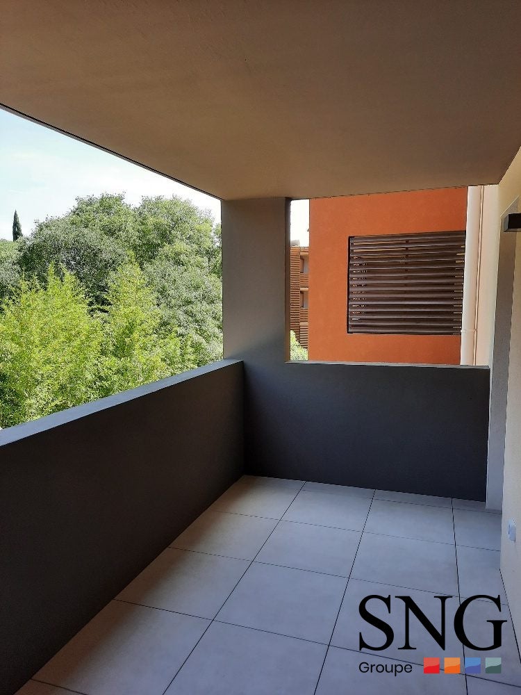 Appartement Avenue Monseigneur Robert Dalverny à Nîmes
