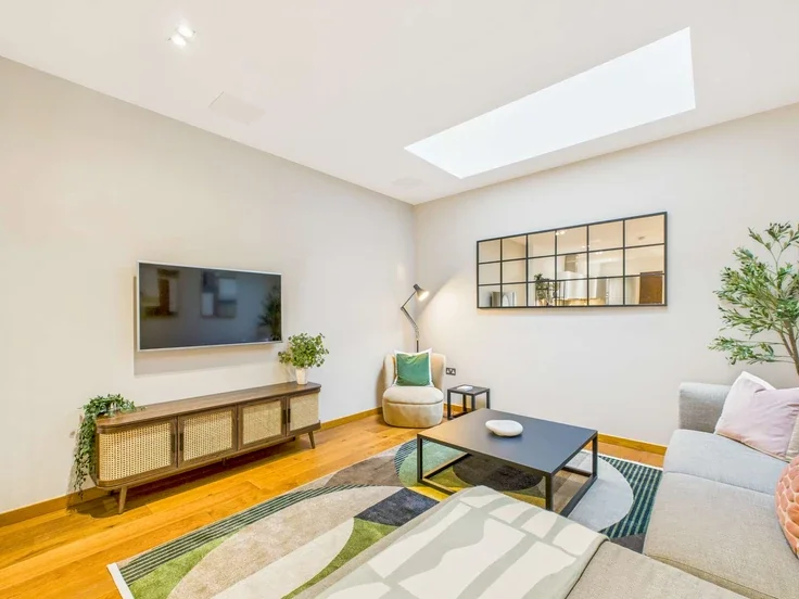Flat Bayham Street in Greater London
