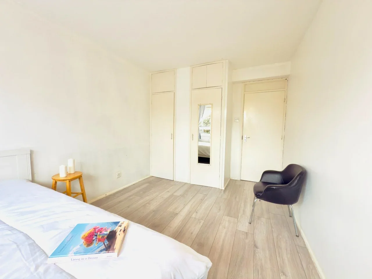 Room Buxton Street in Greater London