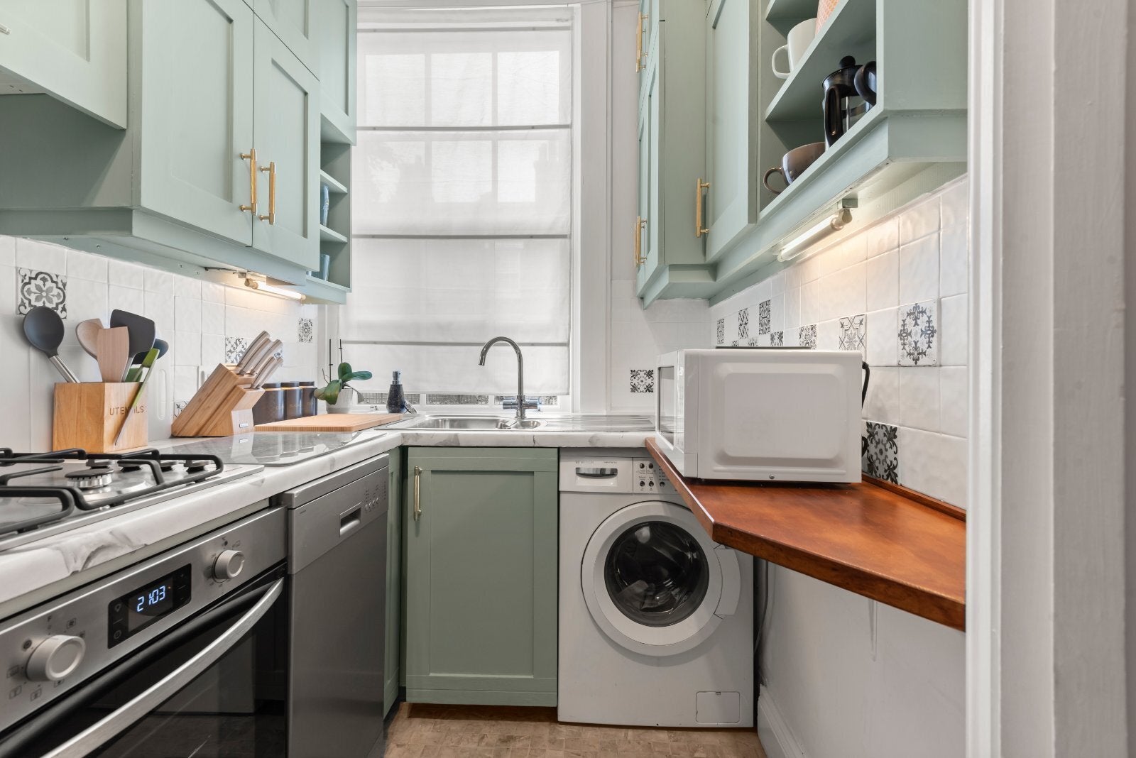 Flat Joubert Street in Greater London