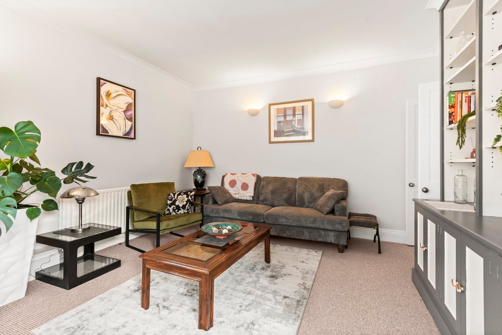 Flat Joubert Street in Greater London