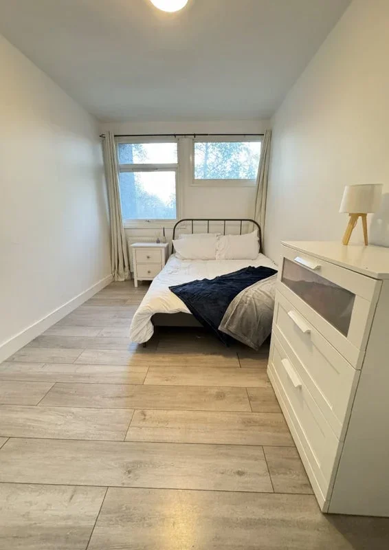 Room Ramsey Street in Greater London