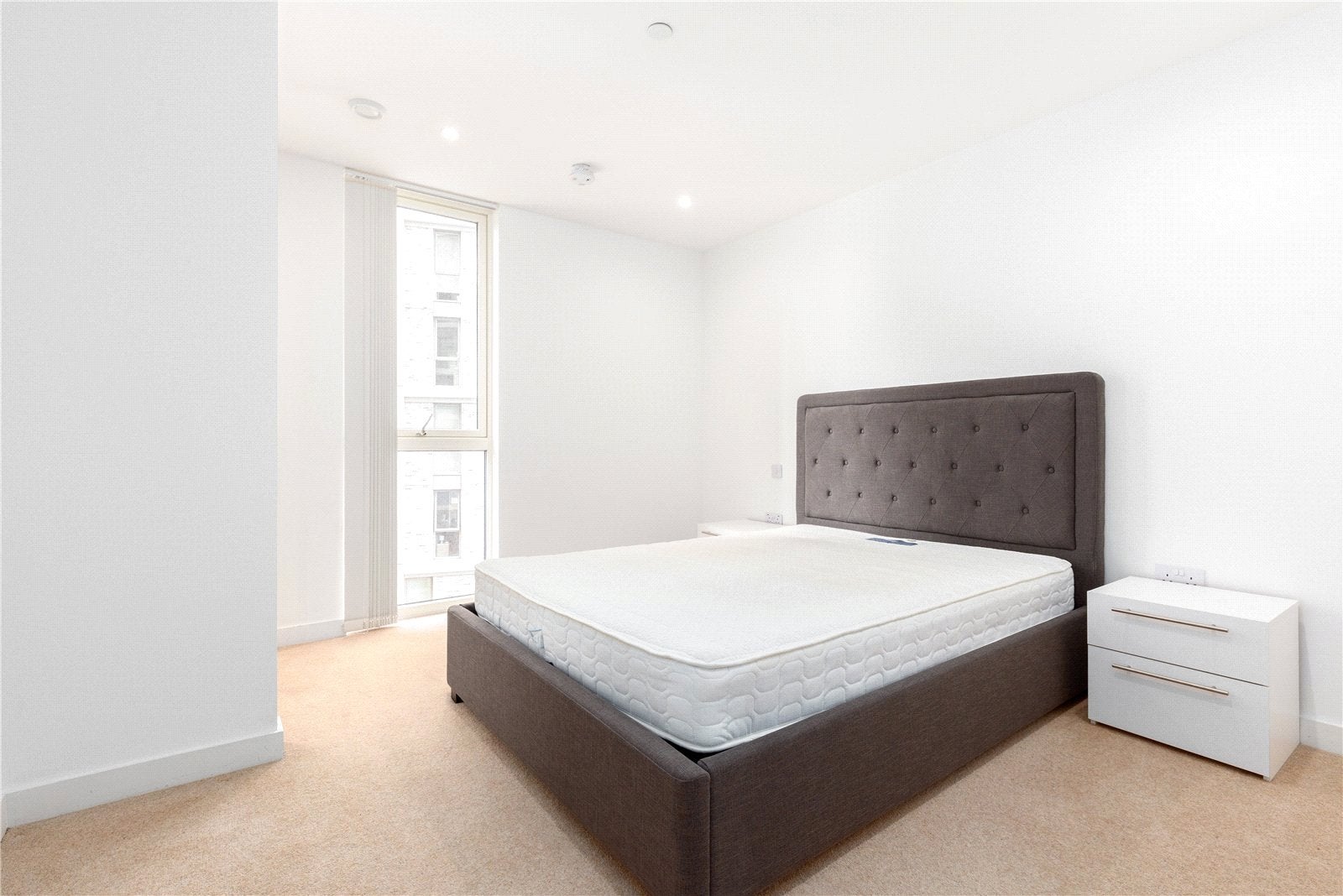 Flat Newby Place in Greater London
