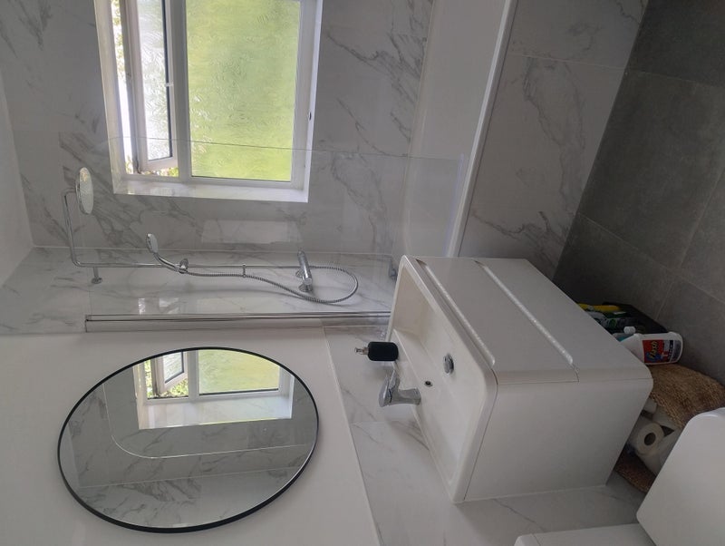 Room Merriman Road in Greater London