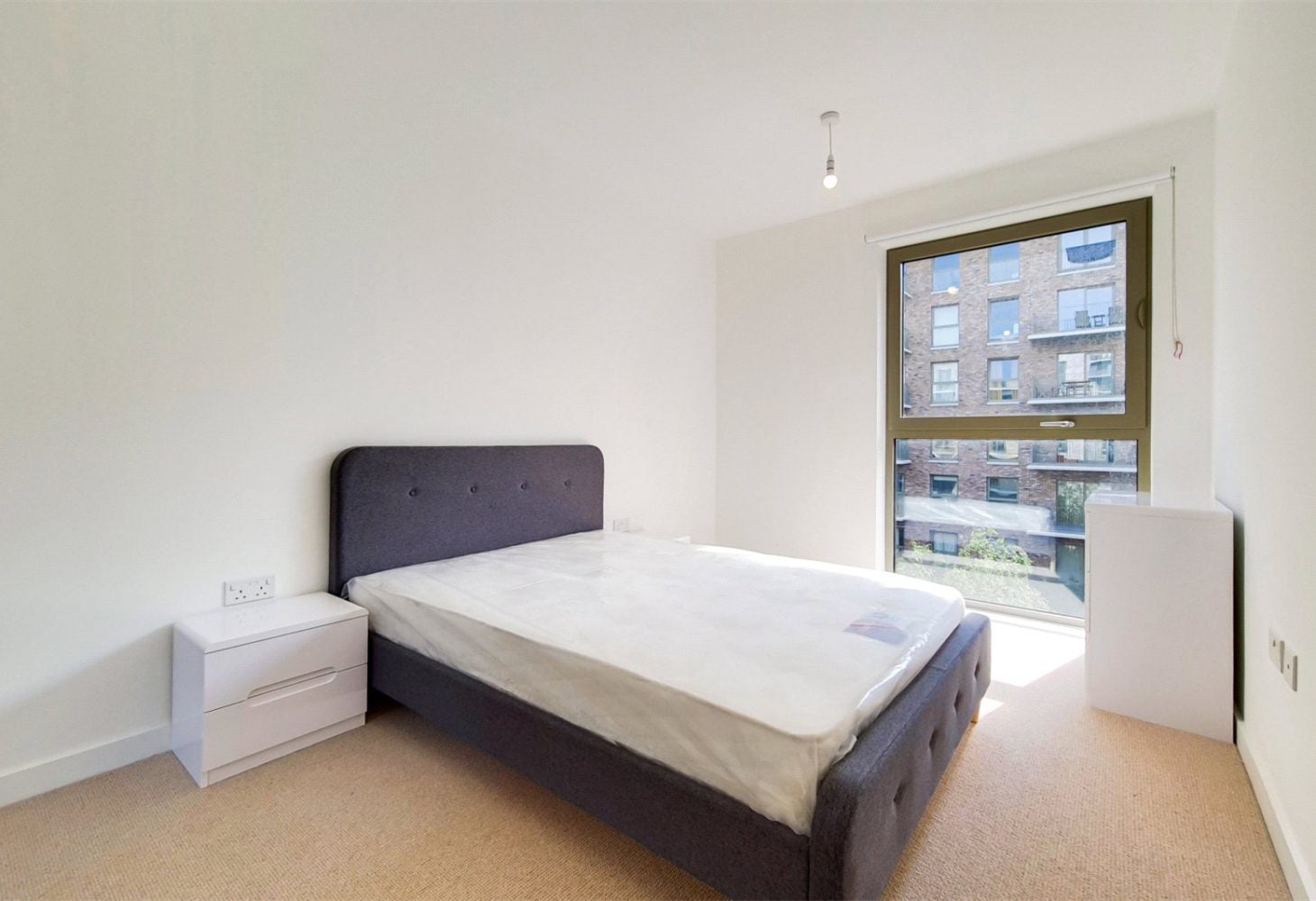 Flat Atlantis Avenue in Greater London