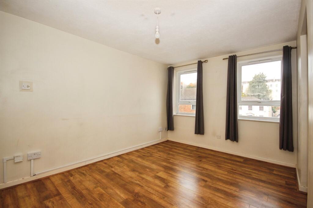 Flat Regent Street in Royal Leamington Spa