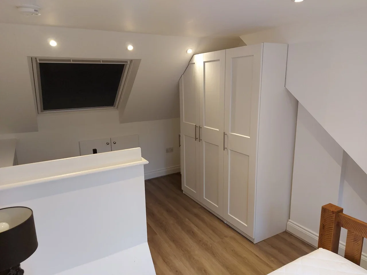Room Dovecote Close in Elmbridge