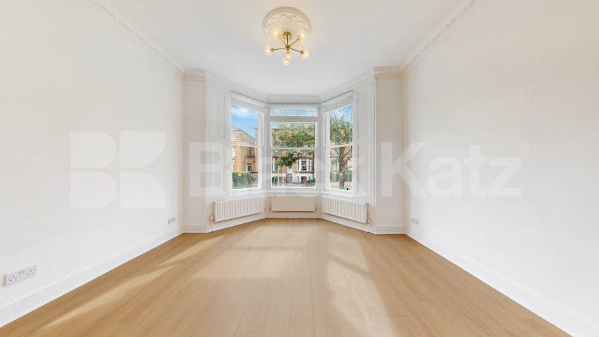 Flat Iverson Road in Greater London