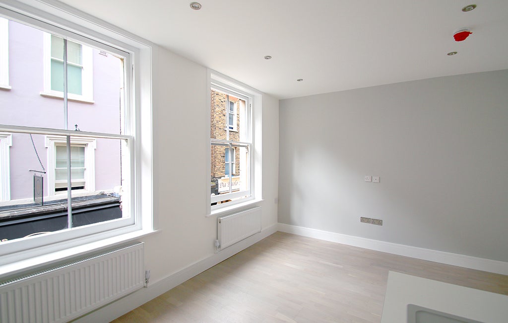 Flat Charlotte Place in Greater London