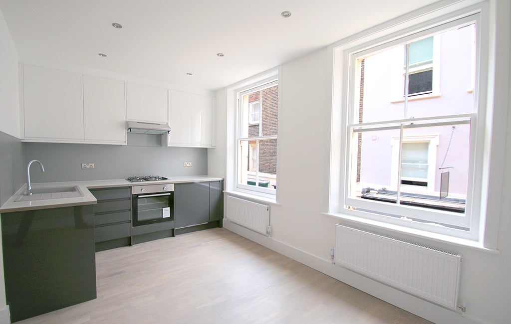 Flat Charlotte Place in Greater London