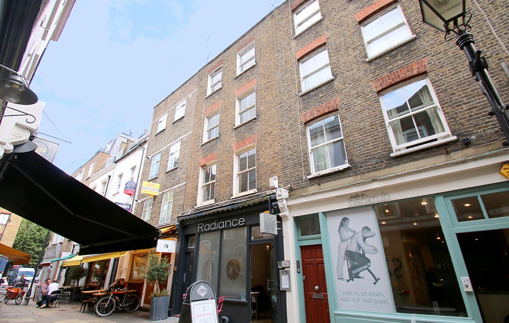 Flat Charlotte Place in Greater London