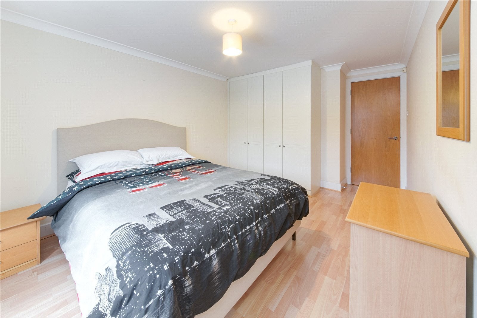 Flat Gaskin Street in Greater London