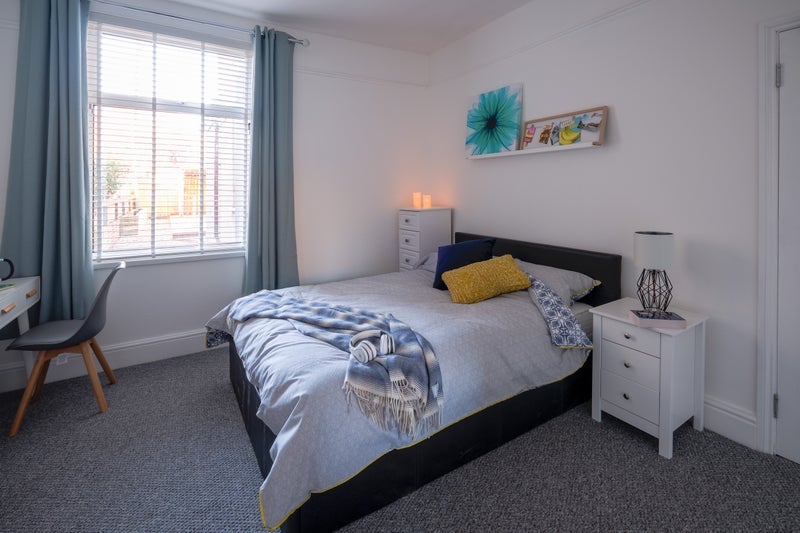 Room Wick Road in Bristol