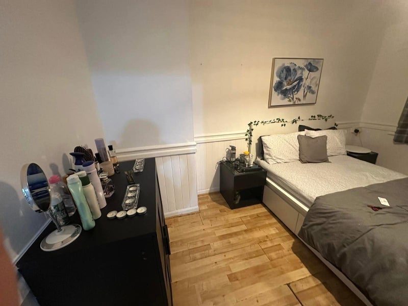 Room Bexley Road in Birmingham
