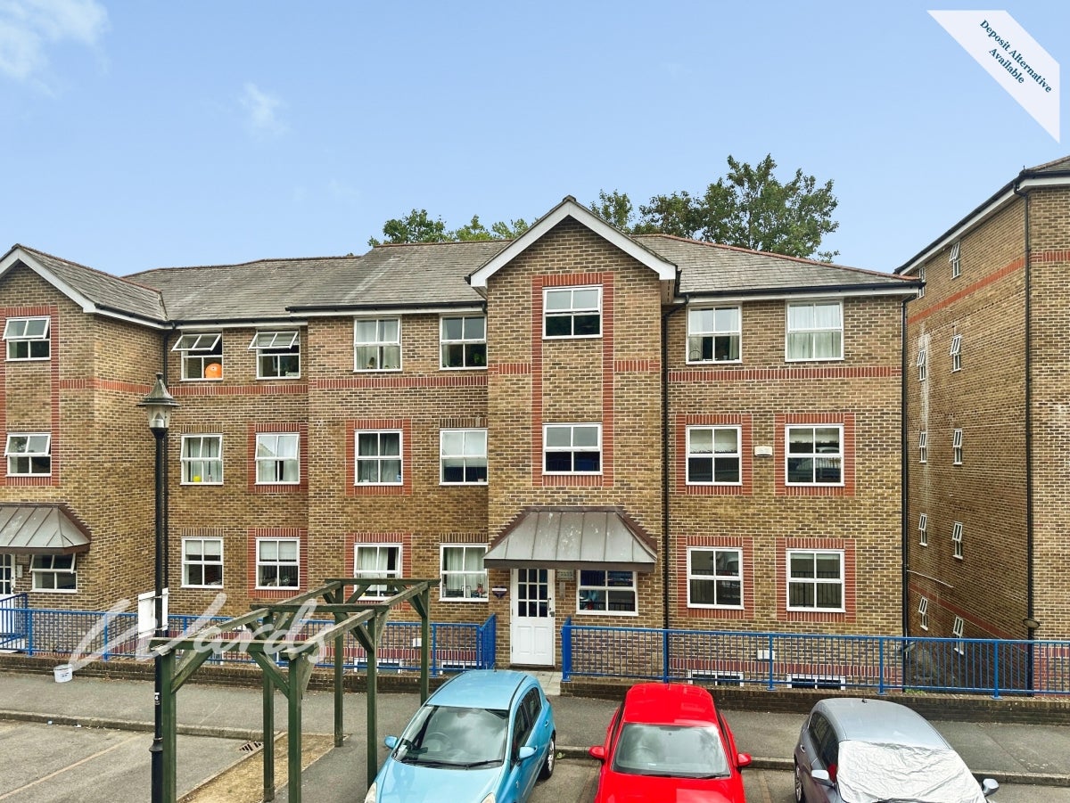 Flat River Bank Close in Maidstone