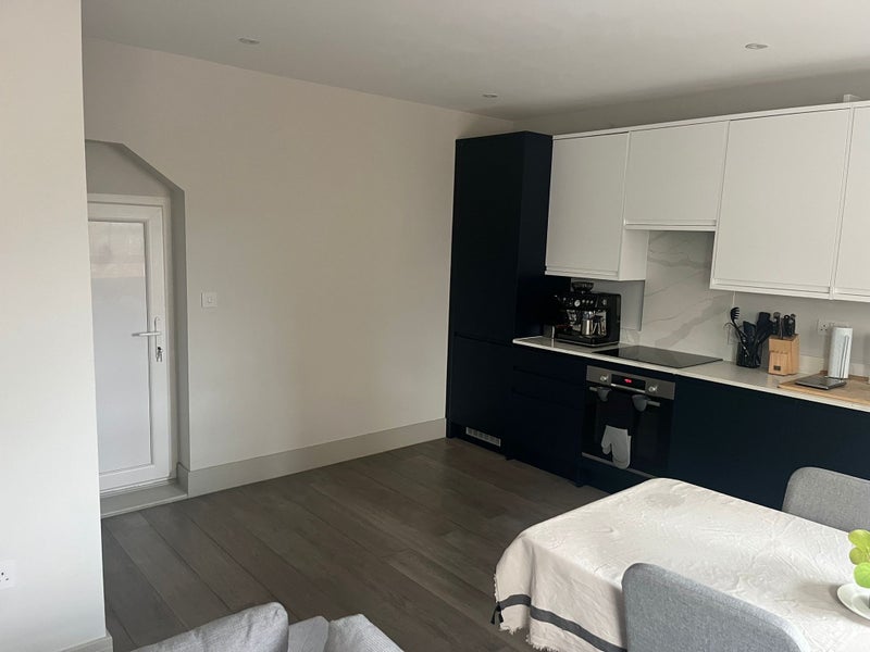 Room Oaklands Grove in Greater London