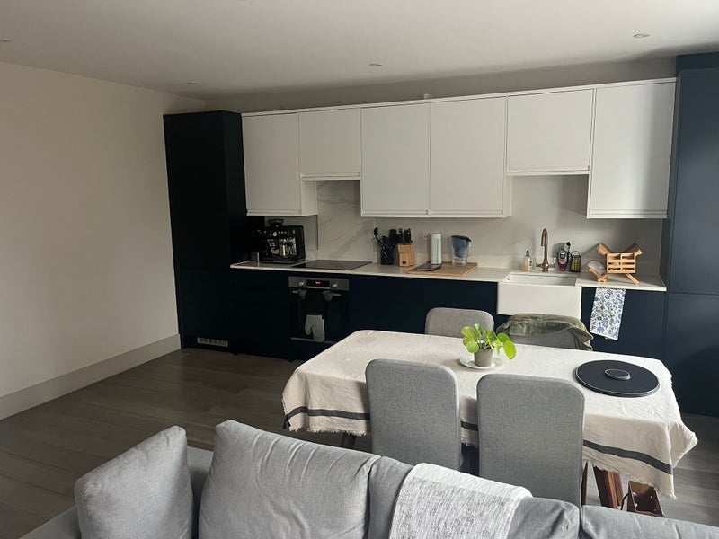 Room Oaklands Grove in Greater London