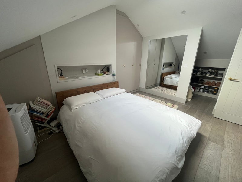 Room Oaklands Grove in Greater London