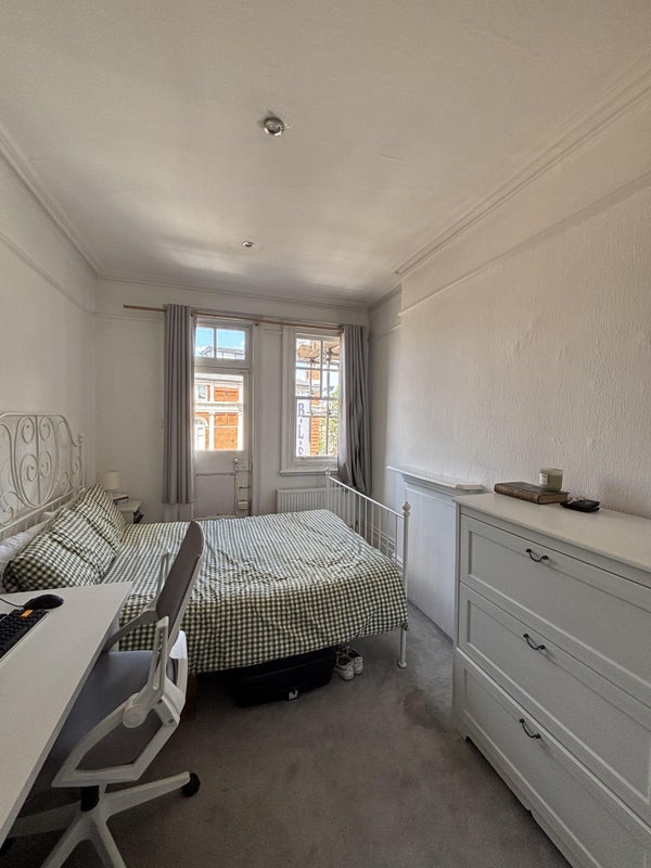 Room Huguenot Place in Greater London