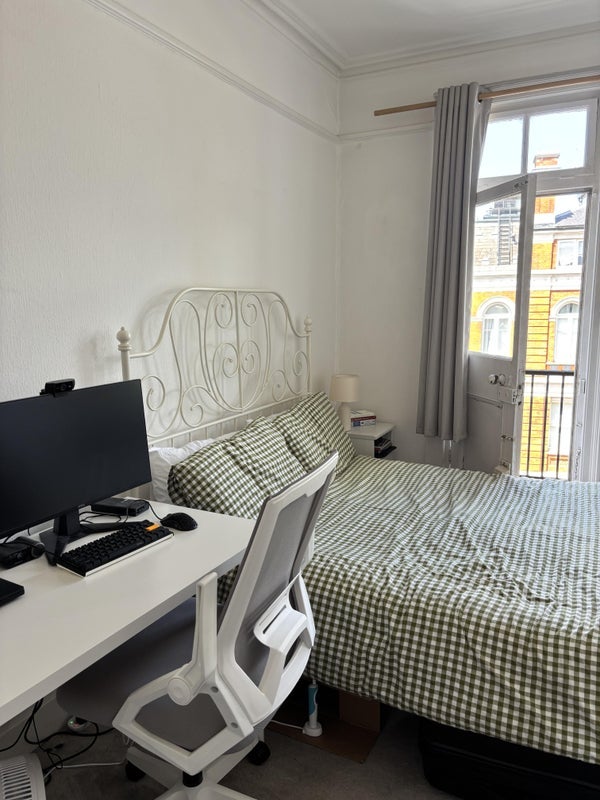 Room Huguenot Place in Greater London
