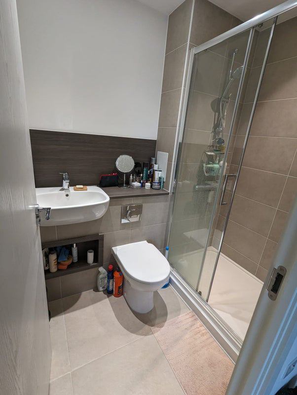 Room Ironworks Way in Greater London