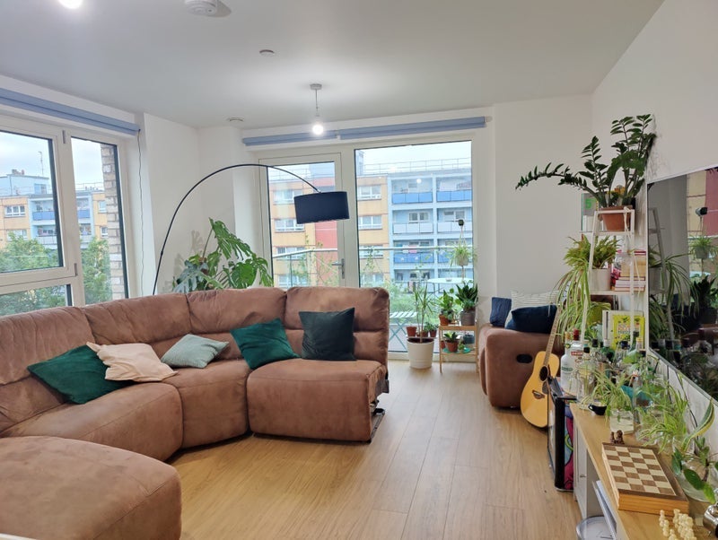 Room Ironworks Way in Greater London
