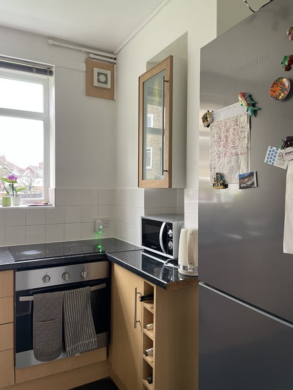 Room Sir Alexander Close in Greater London