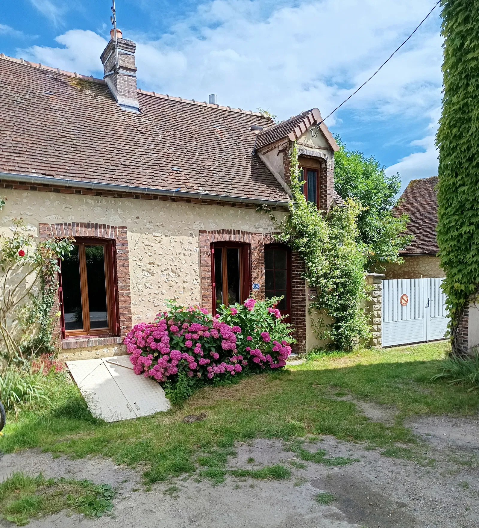 Room Rue Michel Meillant in Sablons sur Huisne