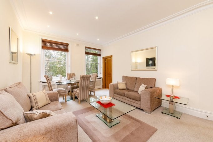 Flat Ashburn Gardens in Greater London