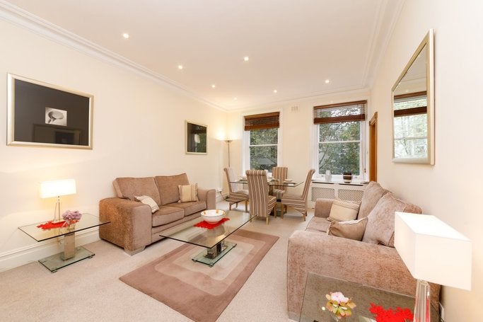 Flat Ashburn Gardens in Greater London