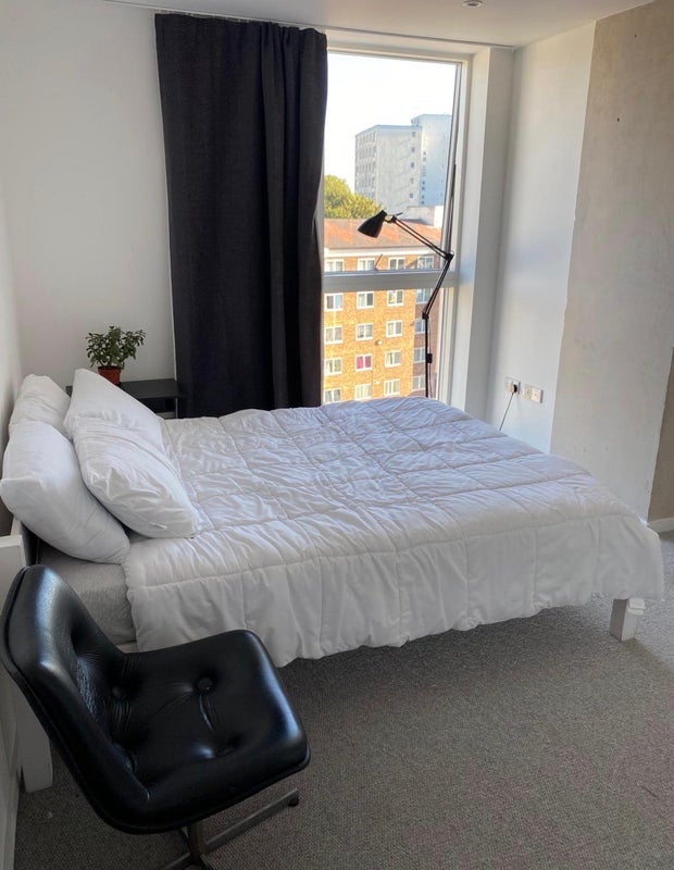 Flat Daley Street in Greater London
